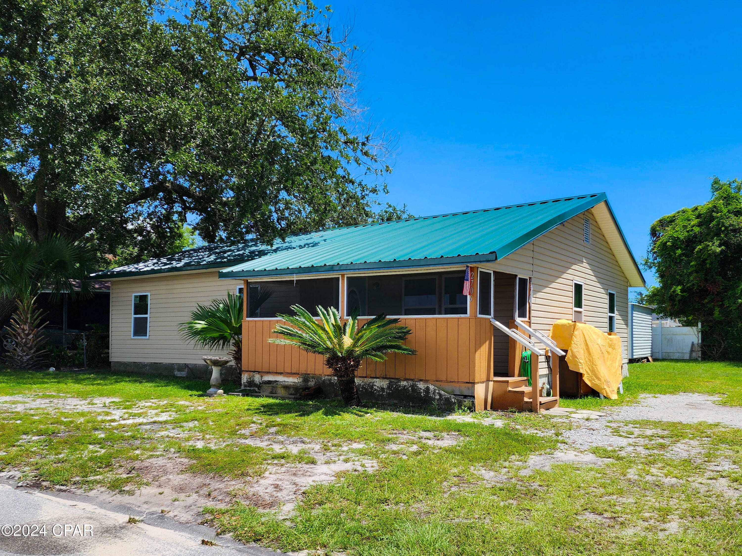 Property Photo:  2706 E 9th Street  FL 32401 