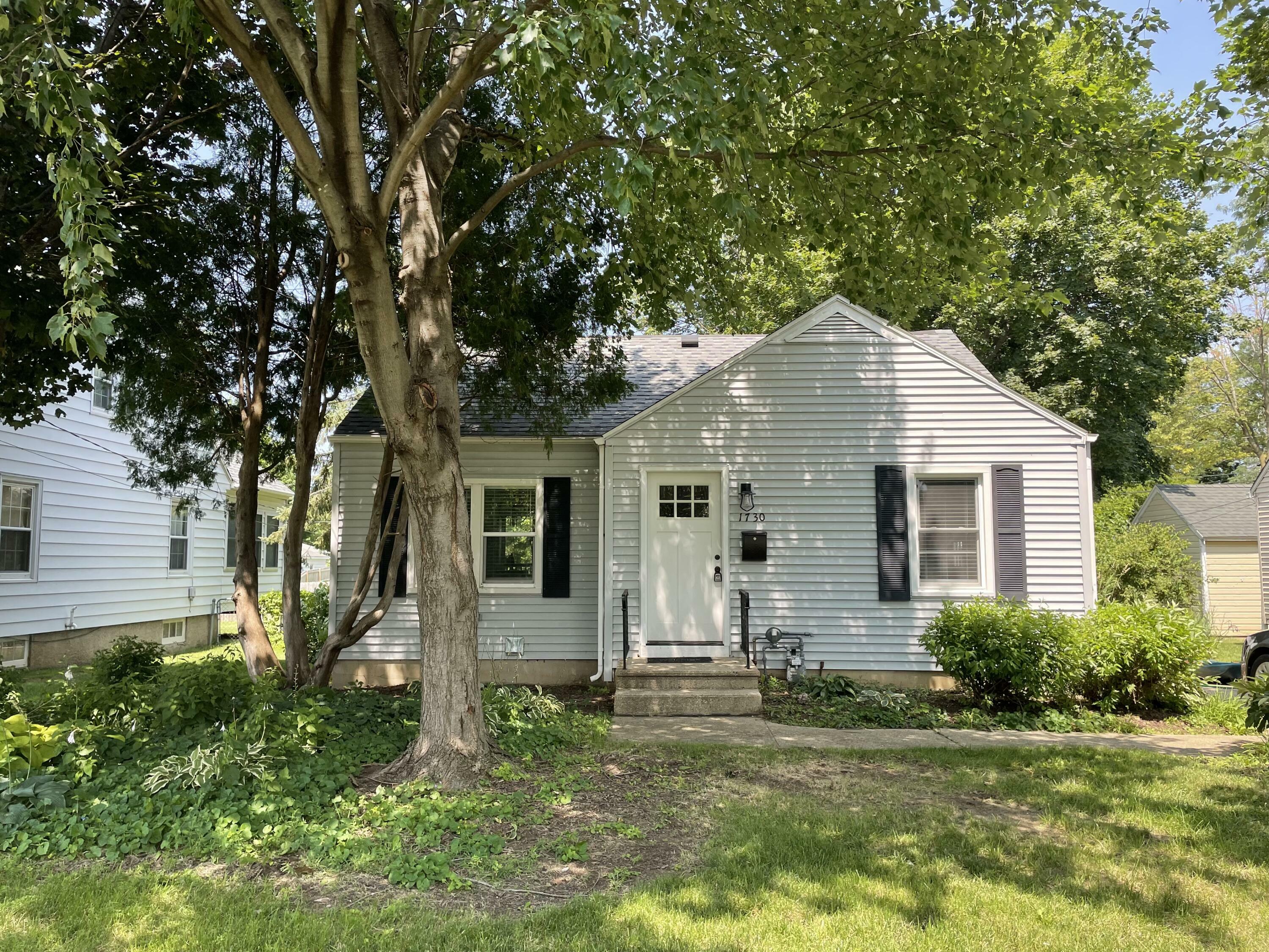 Property Photo:  1730 Vahlen St  WI 53704 