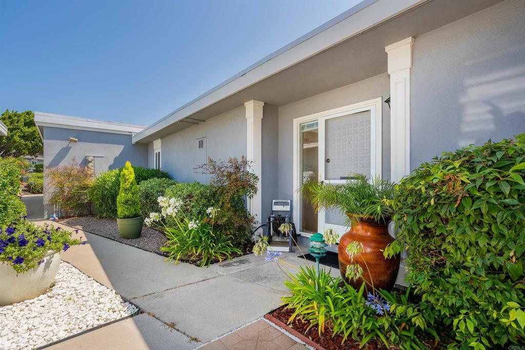 Property Photo:  3747 Vista Campana S 86  CA 92057 