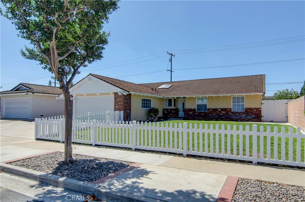 Property Photo:  9410 La Colonia Avenue  CA 92708 