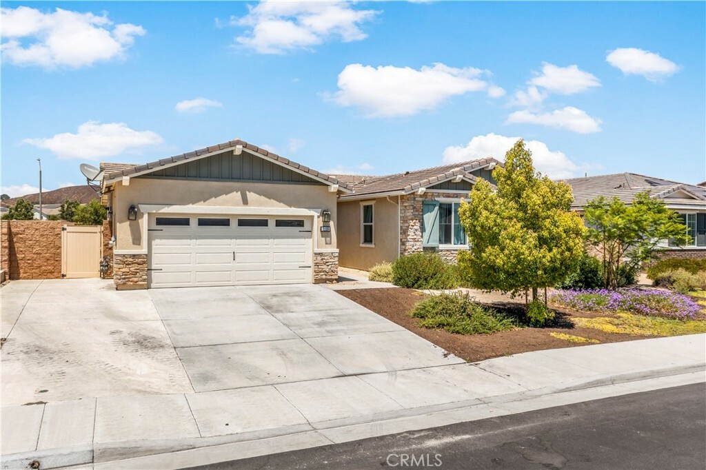 Property Photo:  31120 Petal Circle  CA 92596 