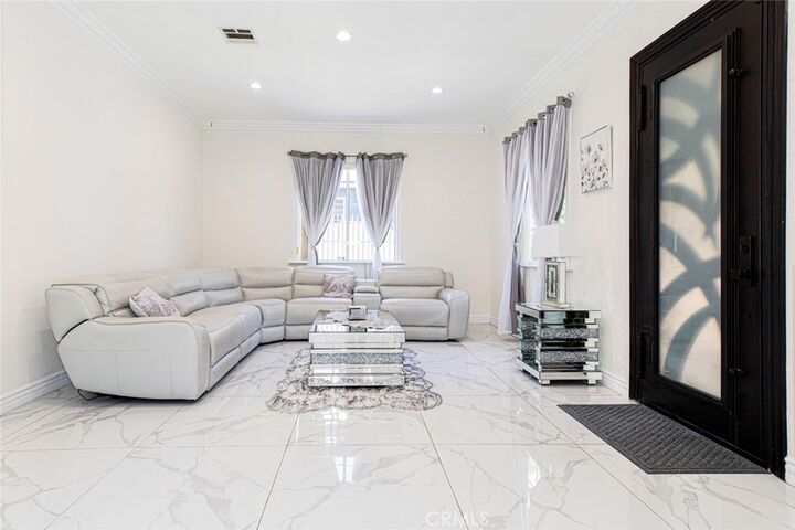 Property Photo: 7837 Beck Avenue CA 91605