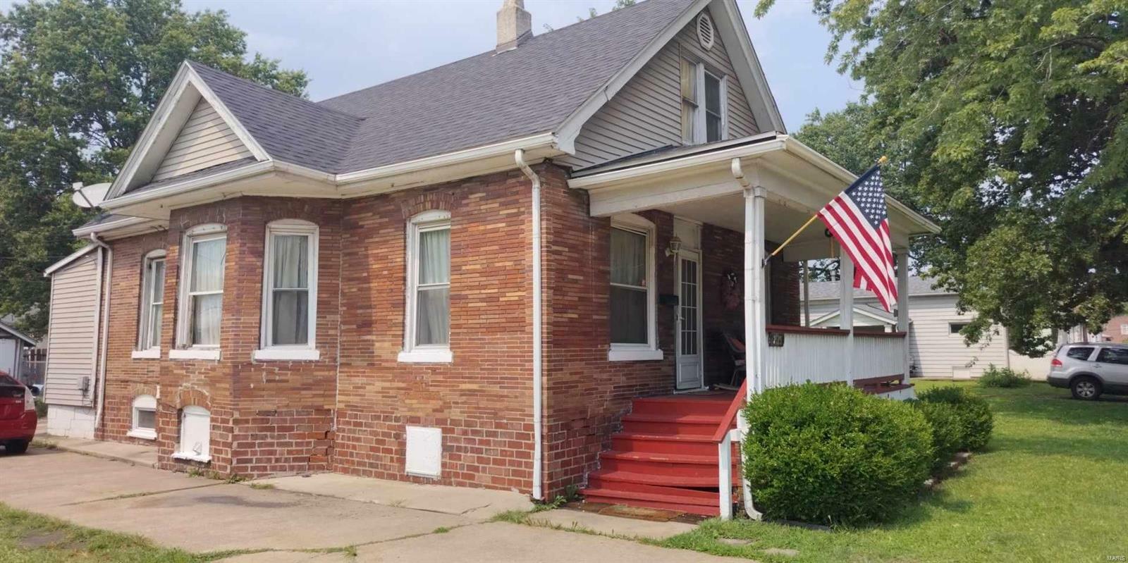 Property Photo:  2519 Madison Avenue  IL 62040 