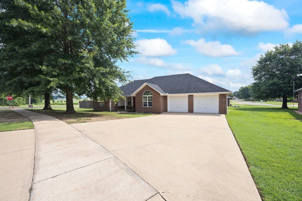 Property Photo:  101 Cypress Street  AR 72753 