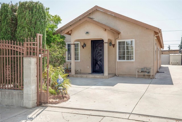 Property Photo:  7837 Beck Avenue  CA 91605 