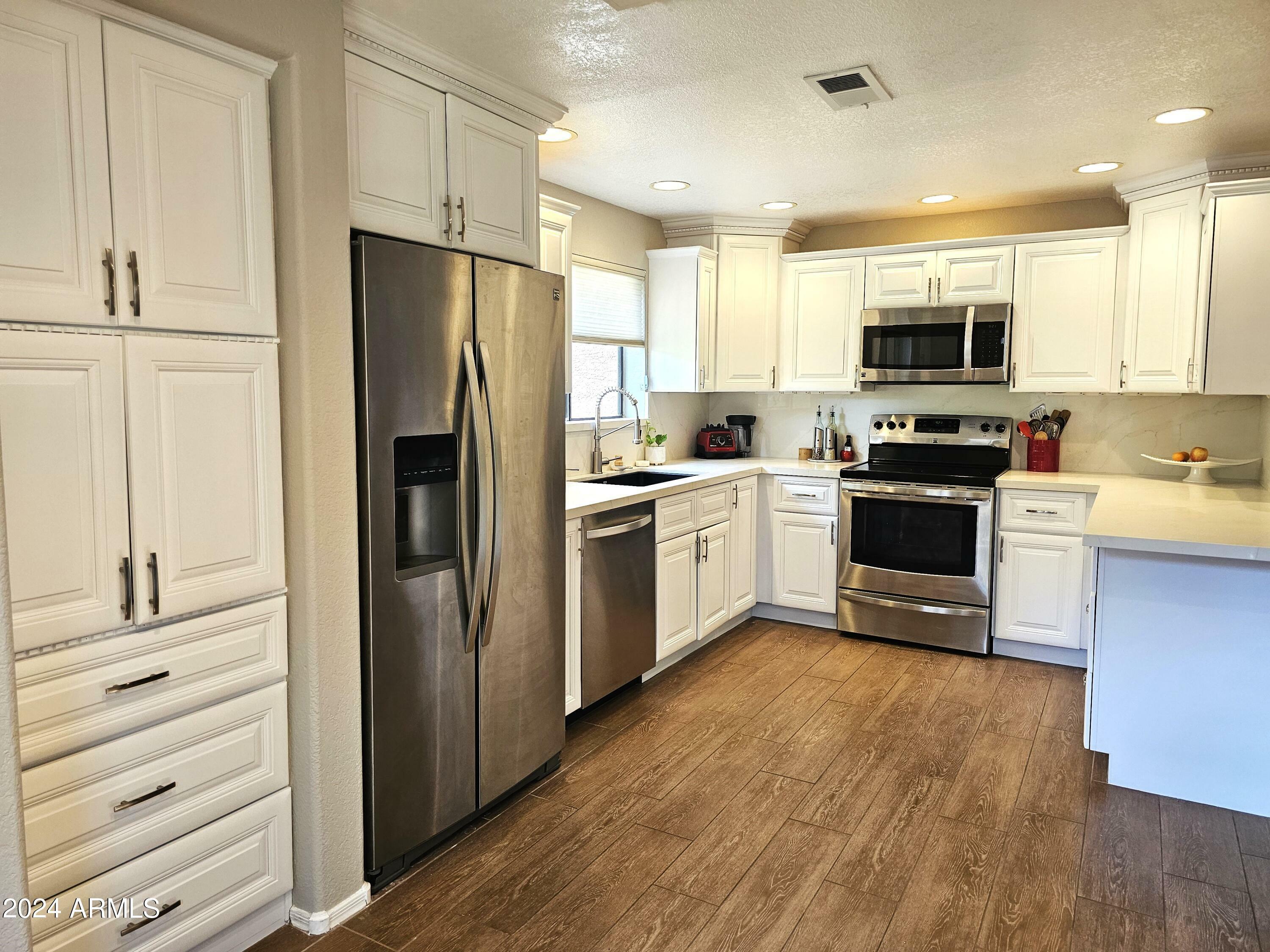 Property Photo: 15225 N 100th Street #1191 AZ 85260