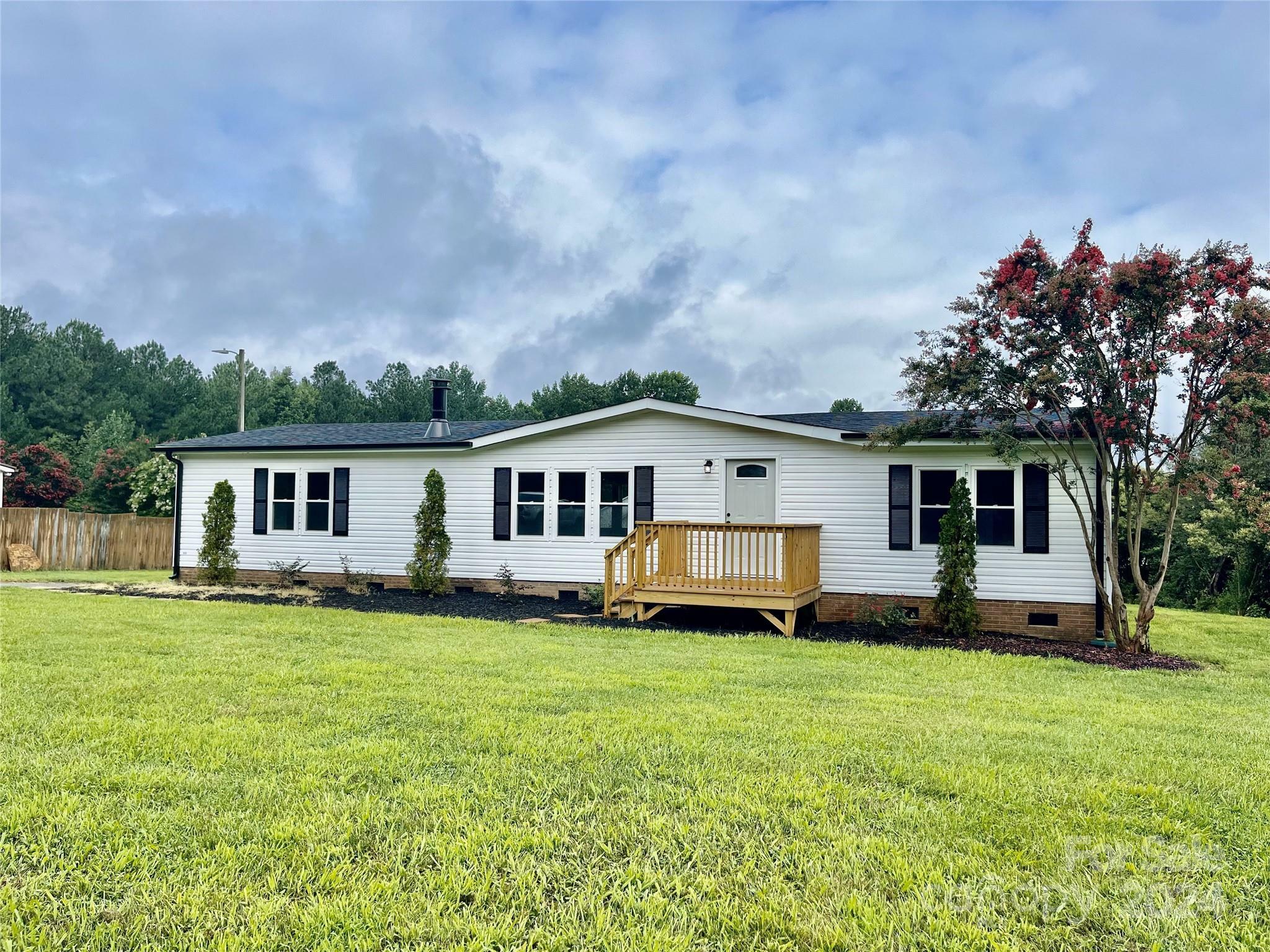 Property Photo:  5288 Sherrills Ford Road  NC 28609 