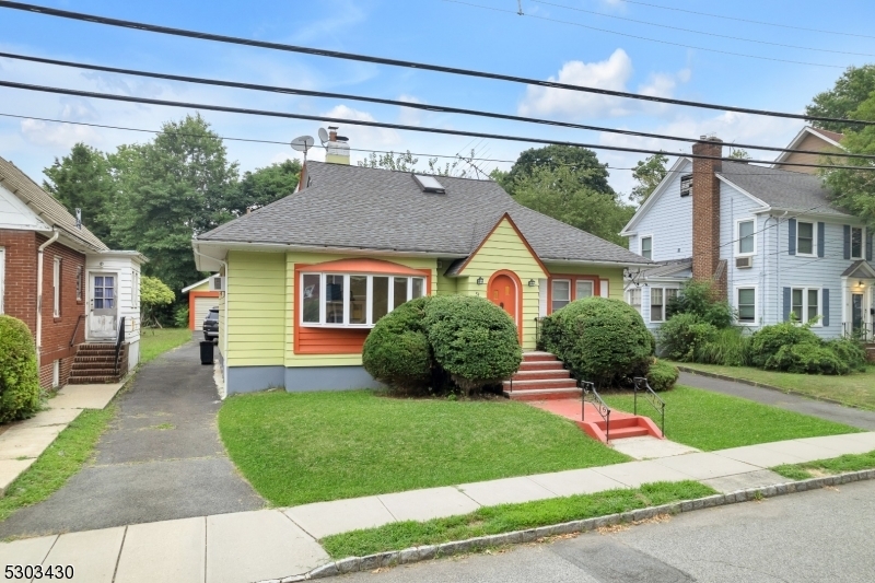 Property Photo:  51 Hillcrest Rd  NJ 07040 