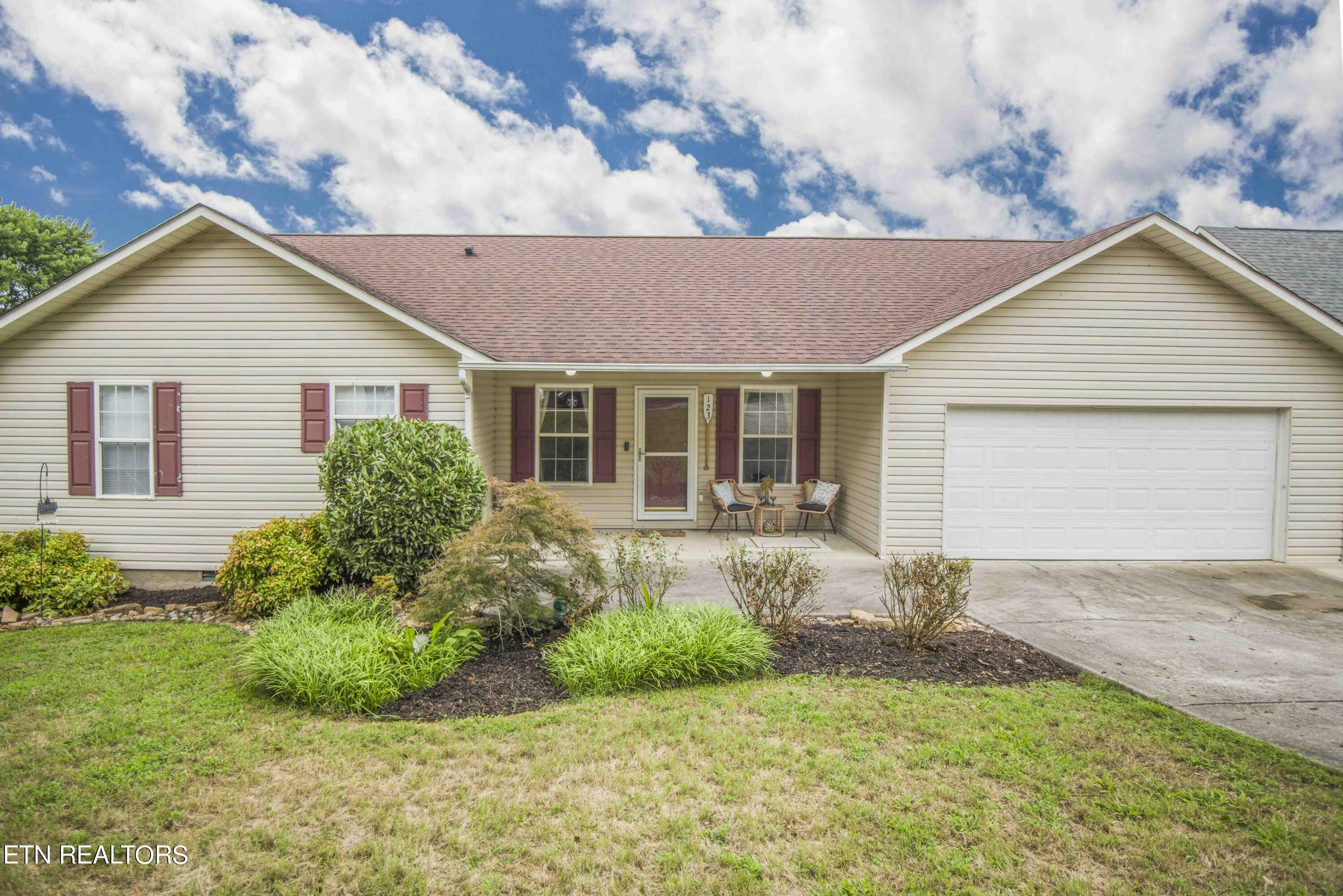 Property Photo:  123 Newport Way  TN 37763 