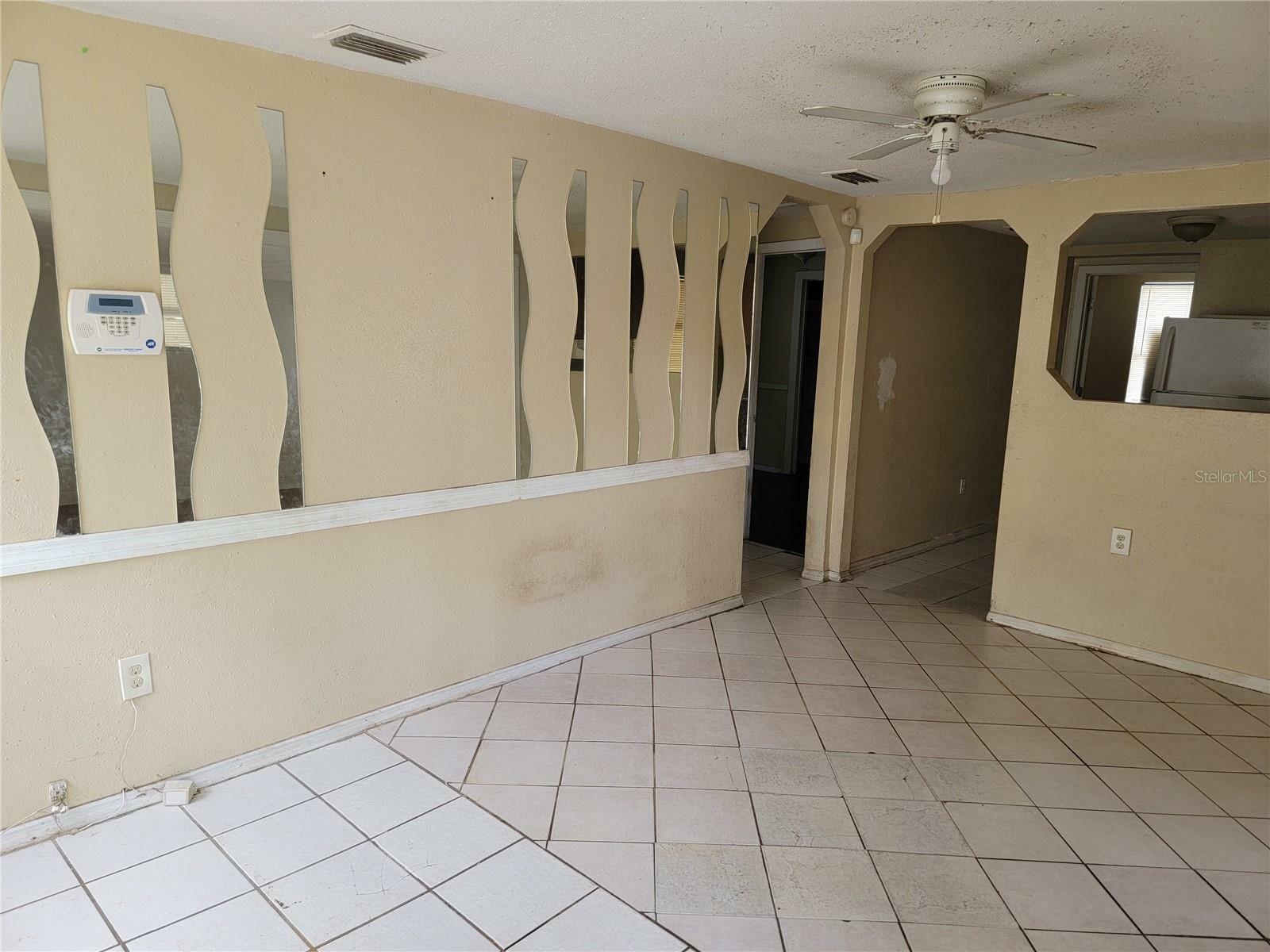 Property Photo: 8312 N Mulberry St FL 33604