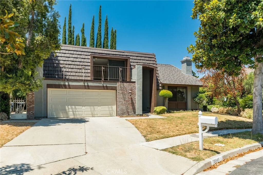 Property Photo:  10041 Hanna Avenue  CA 91311 