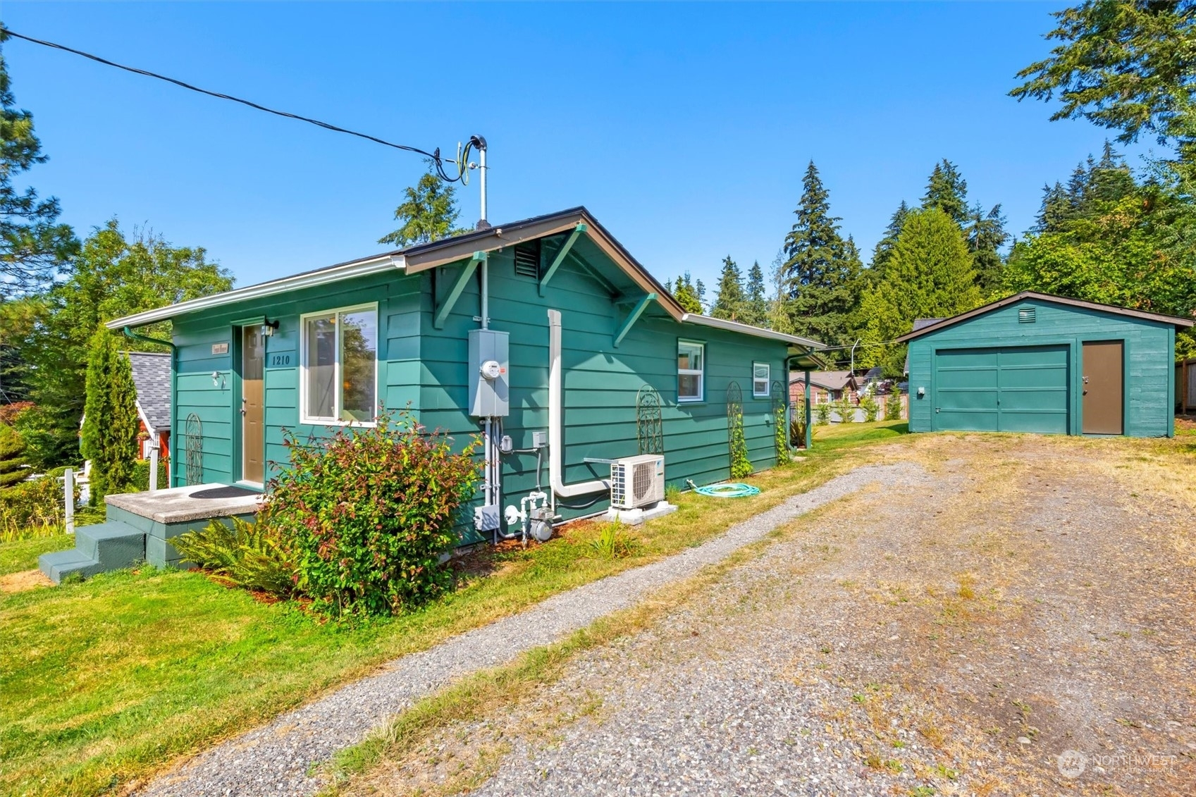 Property Photo:  1210 Xenia Street  WA 98229 