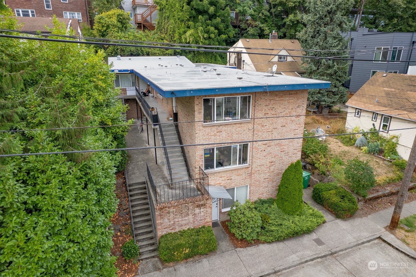 Property Photo:  5101 Ravenna Avenue NE  WA 98105 