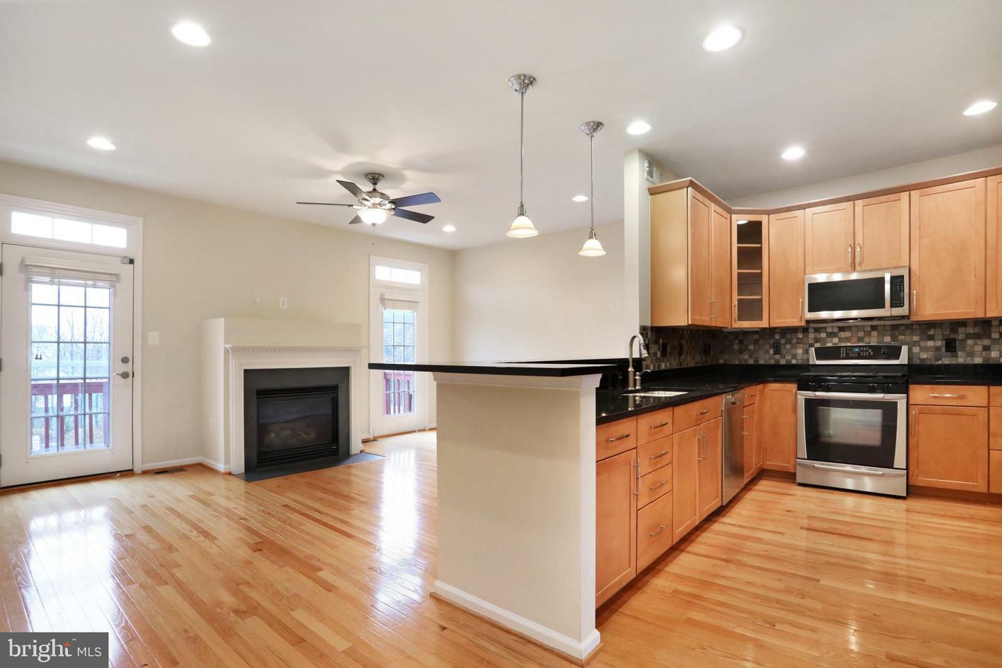 Property Photo:  20932 Houseman Terrace  VA 20148 