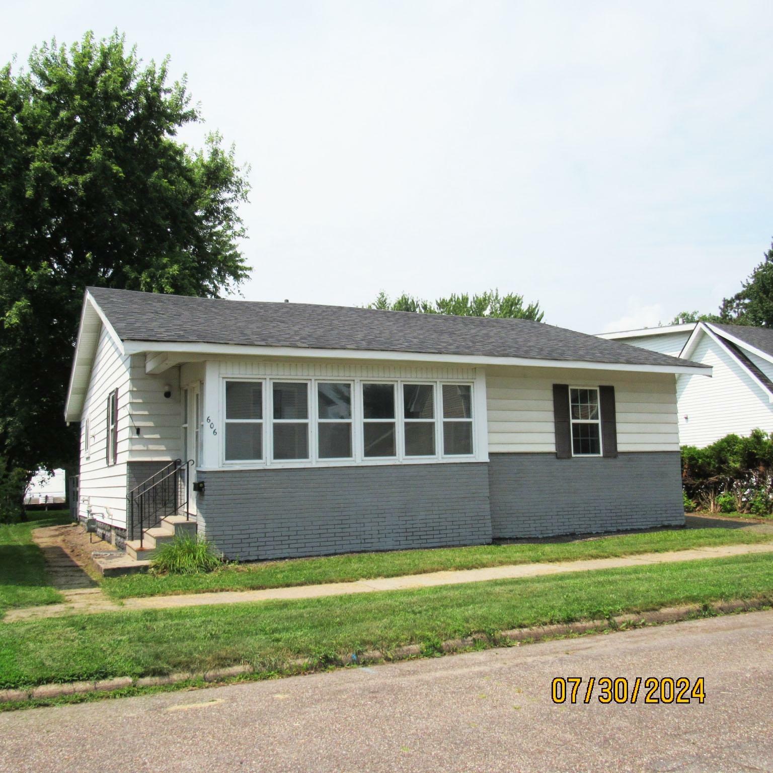 Property Photo:  606 Genesee St N  WI 54452 