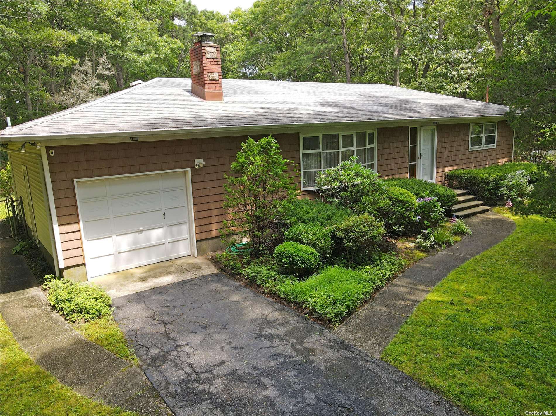 Property Photo:  43 Middle Line Avenue  NY 11763 