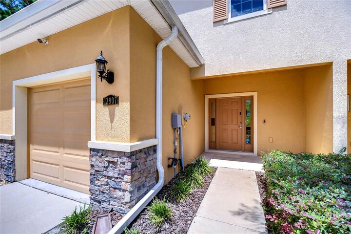 Property Photo:  13907 River Cypress Way  FL 33637 