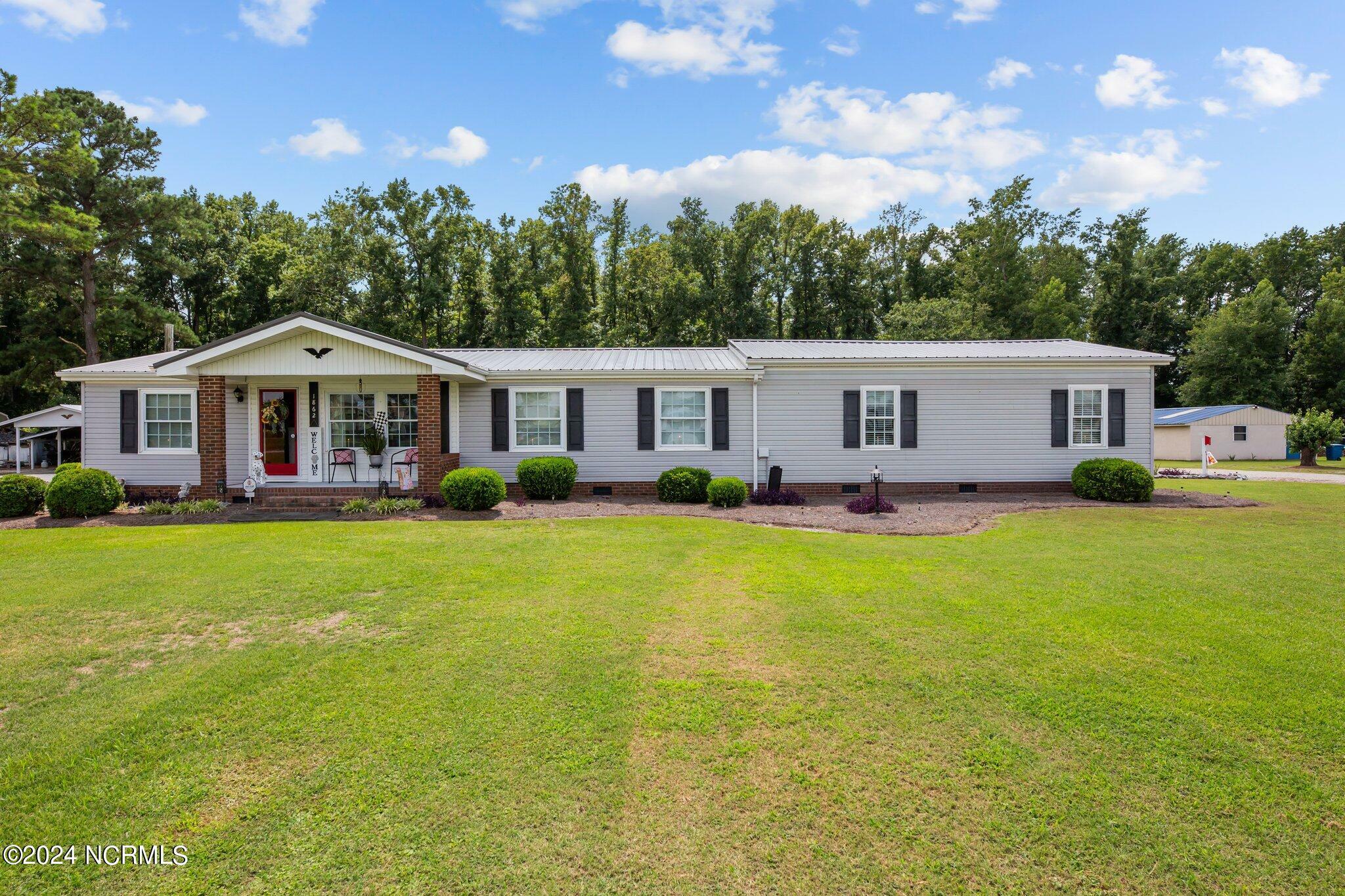 Property Photo: 1862 E Hanrahan Road NC 28513