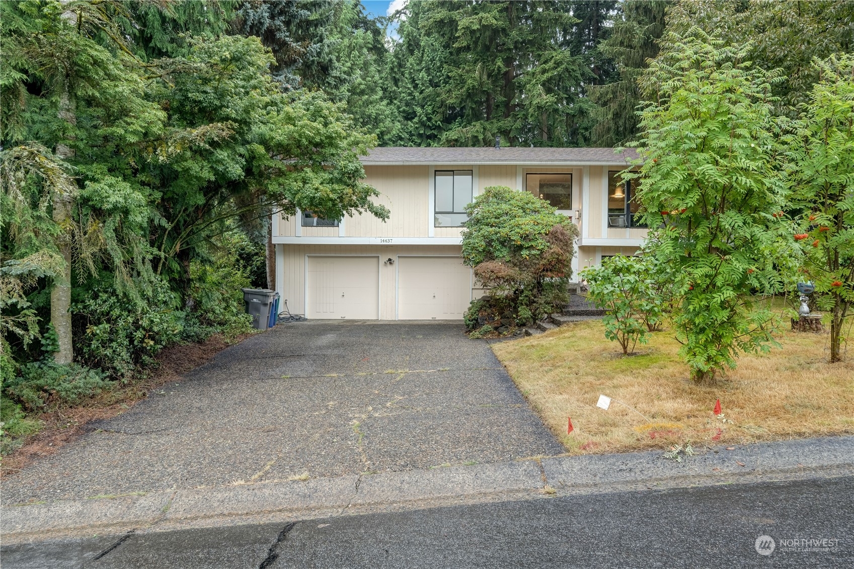 Property Photo:  14437 86th Place NE  WA 98034 