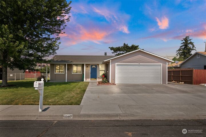 1687 S Wallace Street  Moses Lake WA 98837 photo