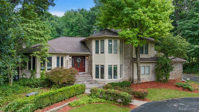 Property Photo: 8398 Elkrun Drive MI 48348
