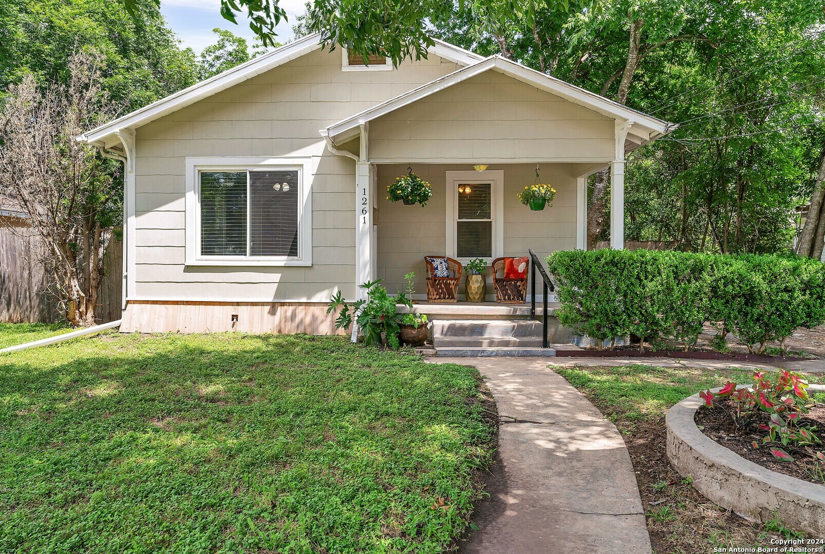 Property Photo:  1261 W Mill  TX 78130 