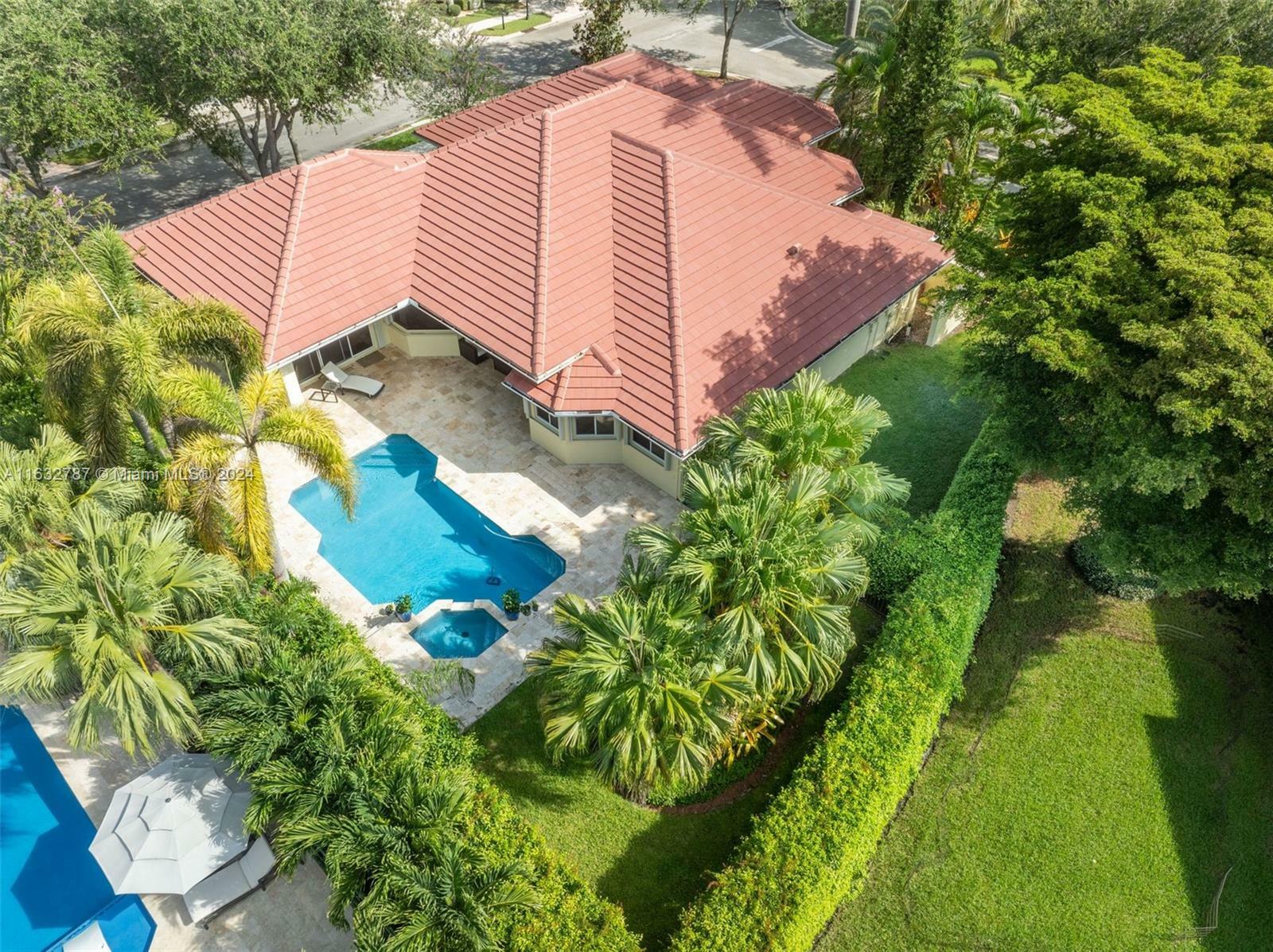 Property Photo:  1562 Island Way  FL 33326 