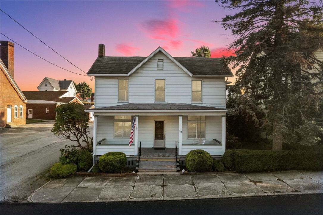 Property Photo:  315 N Chestnut St  PA 15627 