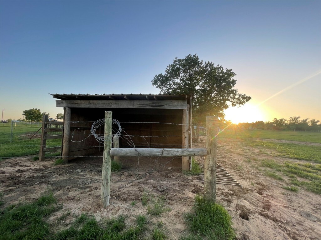 Property Photo:  160 McVay Lane  TX 78621 