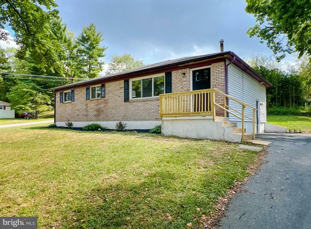 Property Photo:  21 Stephen Road  PA 17011 