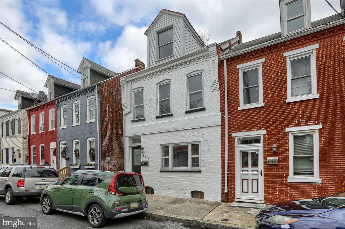 Property Photo:  543 Woodward Street  PA 17602 