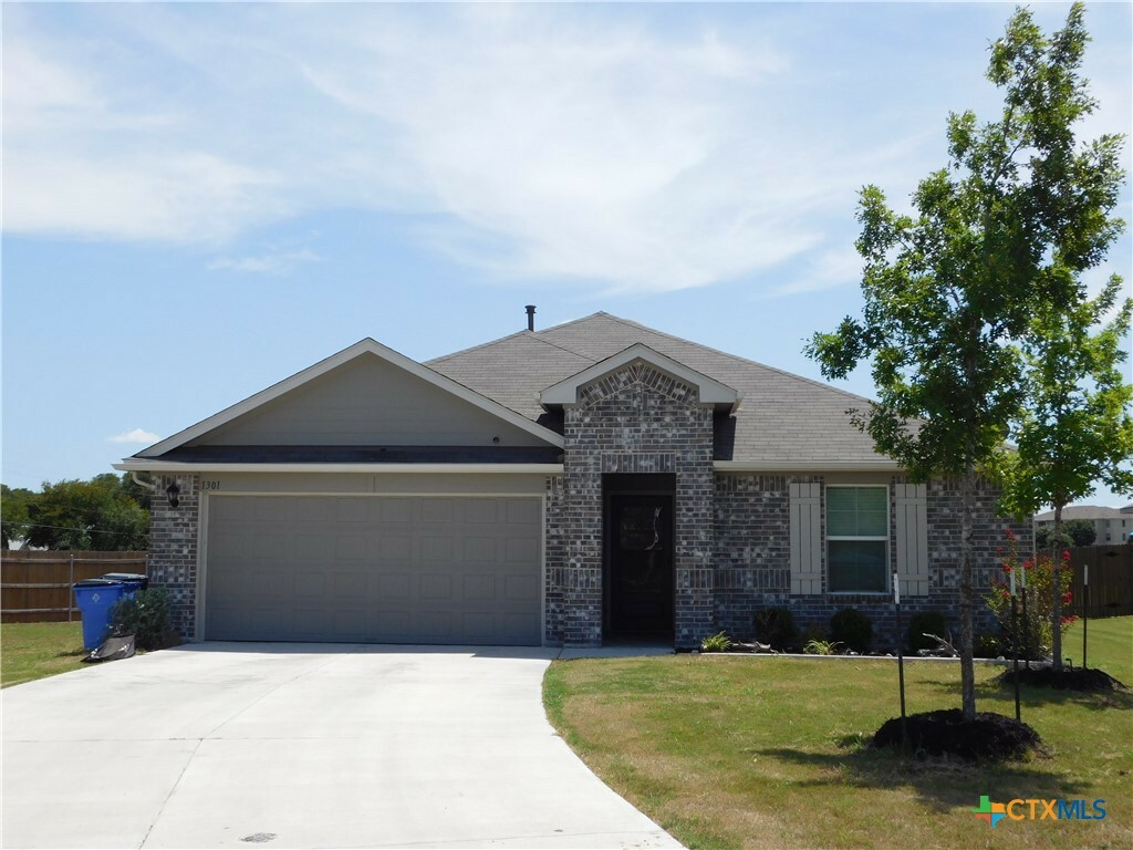 Property Photo:  1301 Falls Grove  TX 78155 