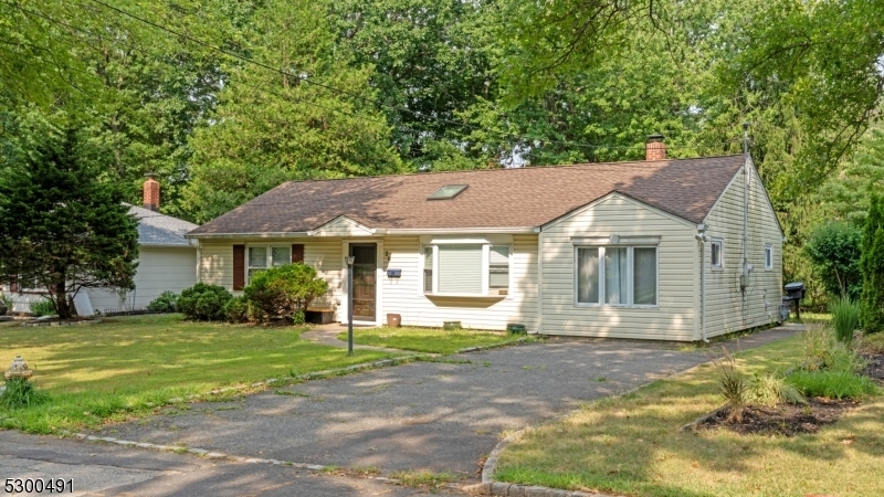 Property Photo:  26 Morris Rd  NJ 07052 