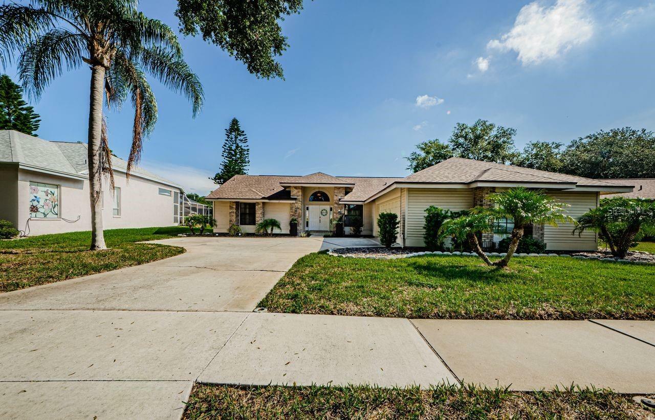 Property Photo:  3122 Summervale Drive  FL 34691 