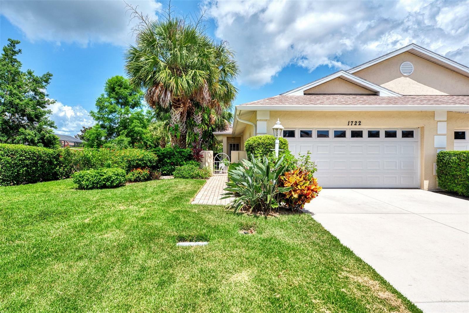 Property Photo:  1722 Fountain View Circle  FL 34292 