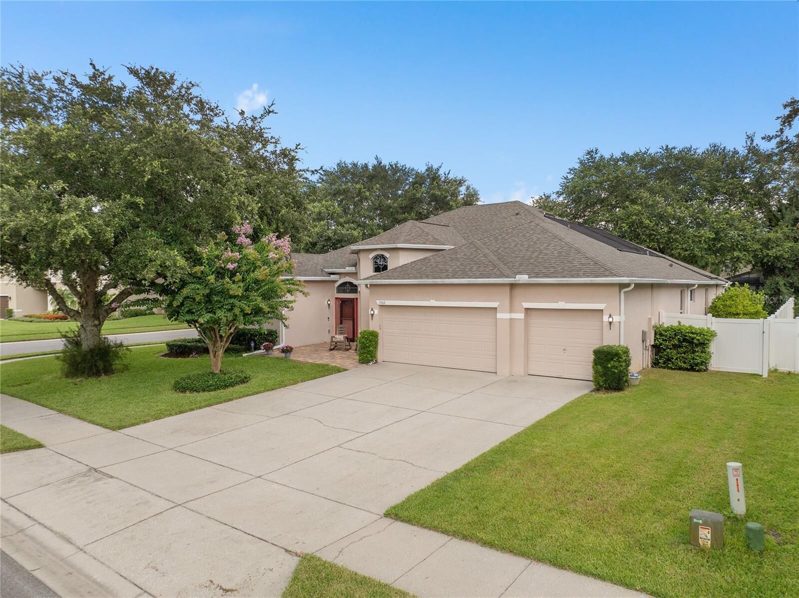 Property Photo:  1060 Shadowmoss Drive  FL 34787 