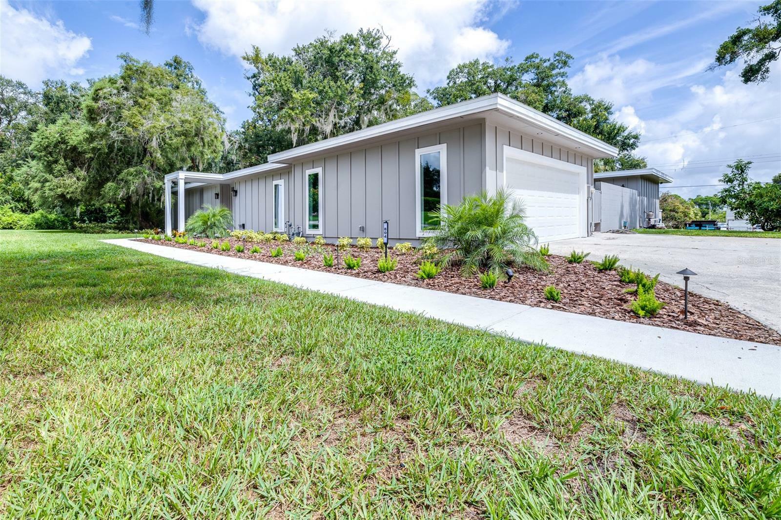 Property Photo:  804 Foxhall  FL 33813 