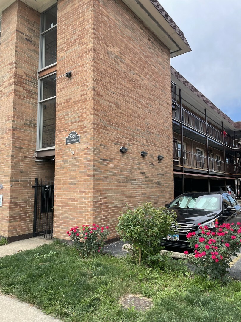 Property Photo:  2330 N Harlem Avenue 1A  IL 60707 