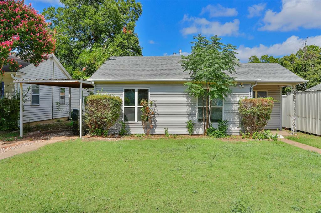 Property Photo: 3812 Townsend Drive TX 76110