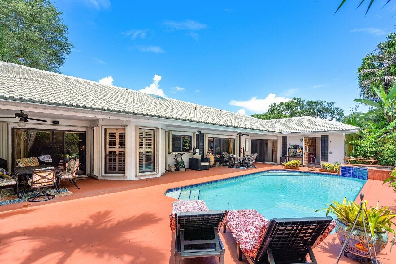 Property Photo:  2049 SW 35th Avenue  FL 33445 