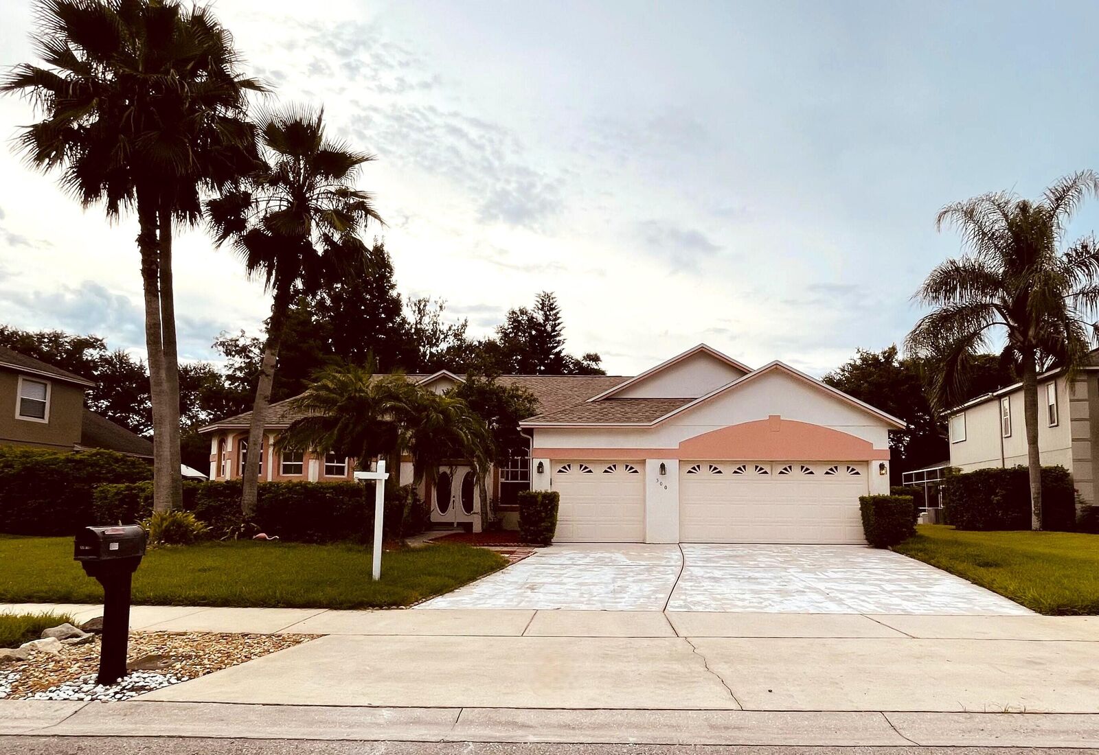 Property Photo:  300 Lakepark Trail  FL 32765 