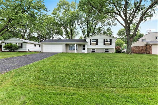 Property Photo: 6897 Beverly Crest Drive MI 48322