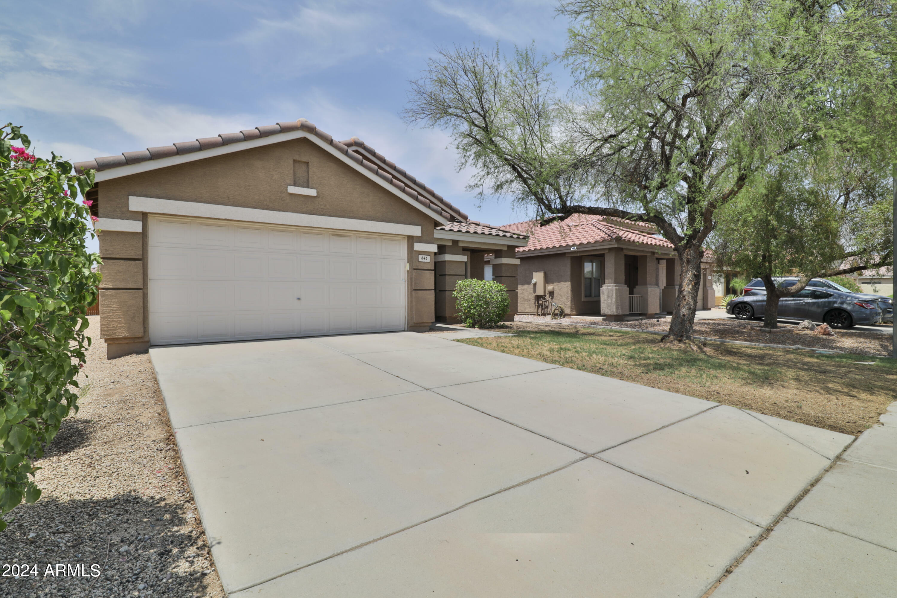 Property Photo:  646 S Colonial Court  AZ 85296 