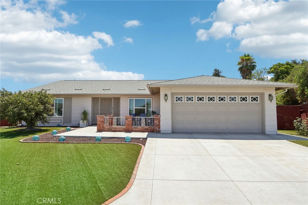 Property Photo:  27334 Ventan Street  CA 92586 