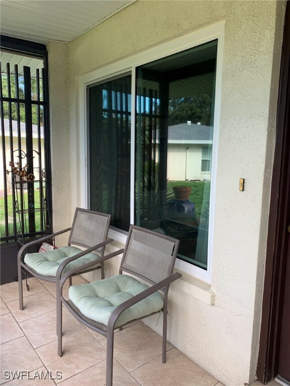 Property Photo:  3250 Ramblewood Circle  FL 34237 