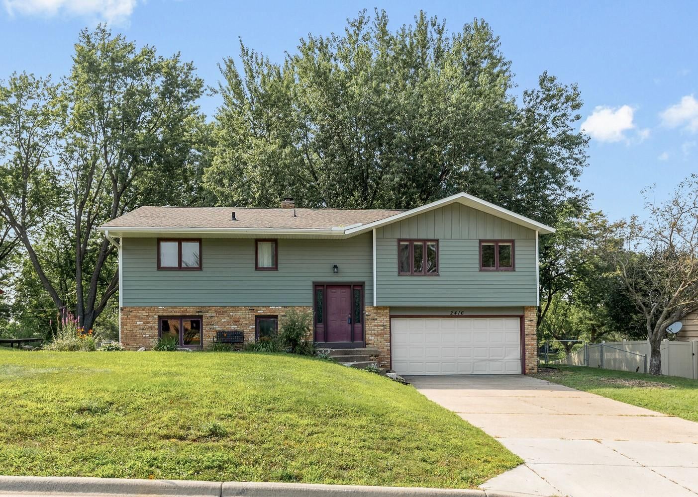 Property Photo:  2416 Highland View Avenue S  MN 55337 