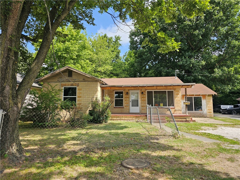 1316 W Huntsville Avenue  Springdale AR 72764 photo