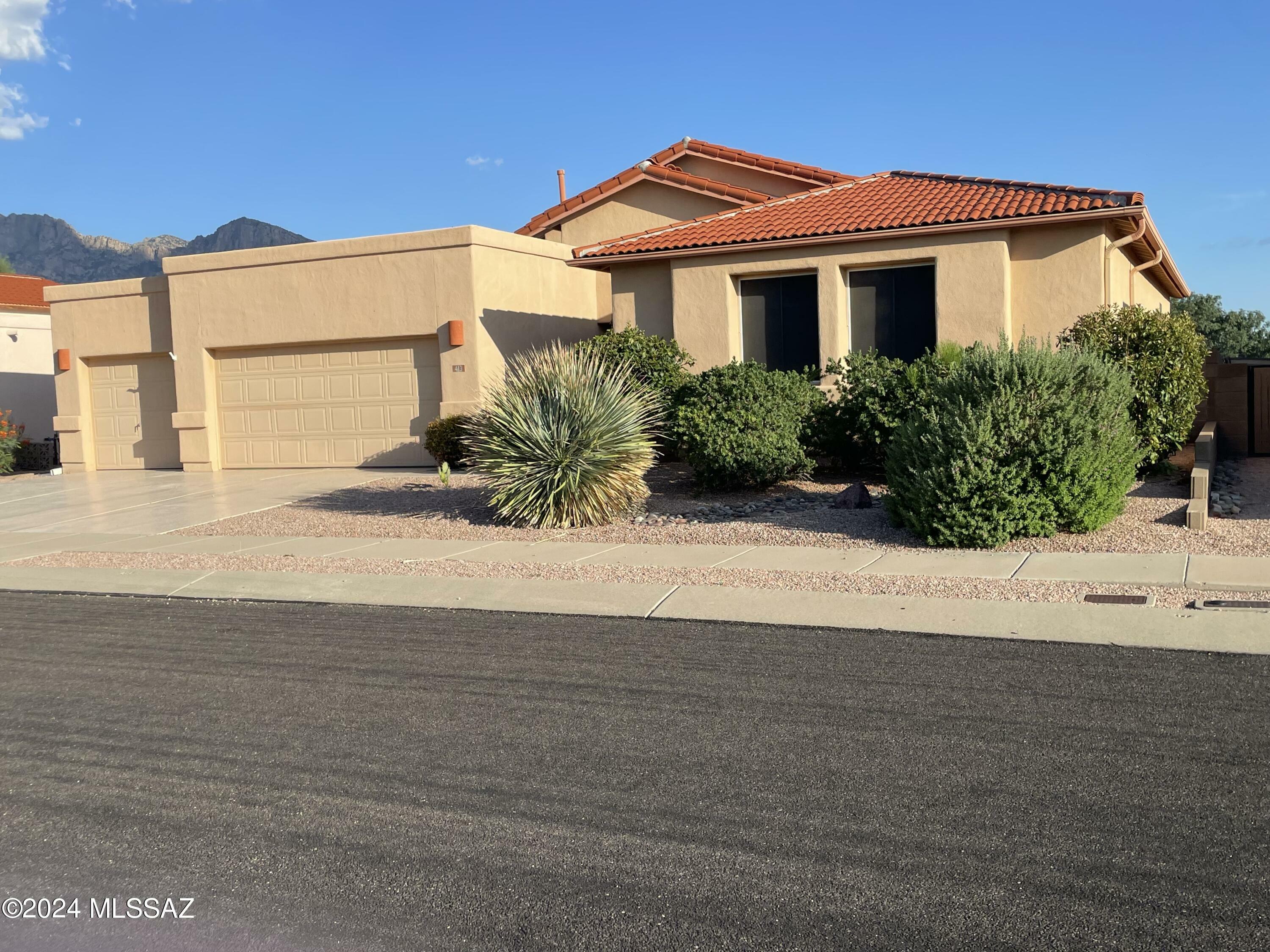 Property Photo:  413 W Spearhead Road  AZ 85737 