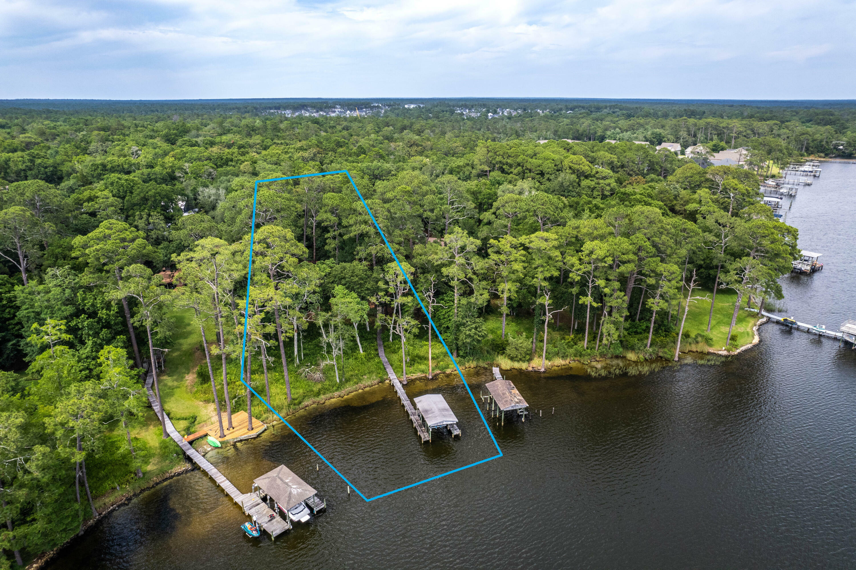 Property Photo:  2802 Edgewater Drive  FL 32578 