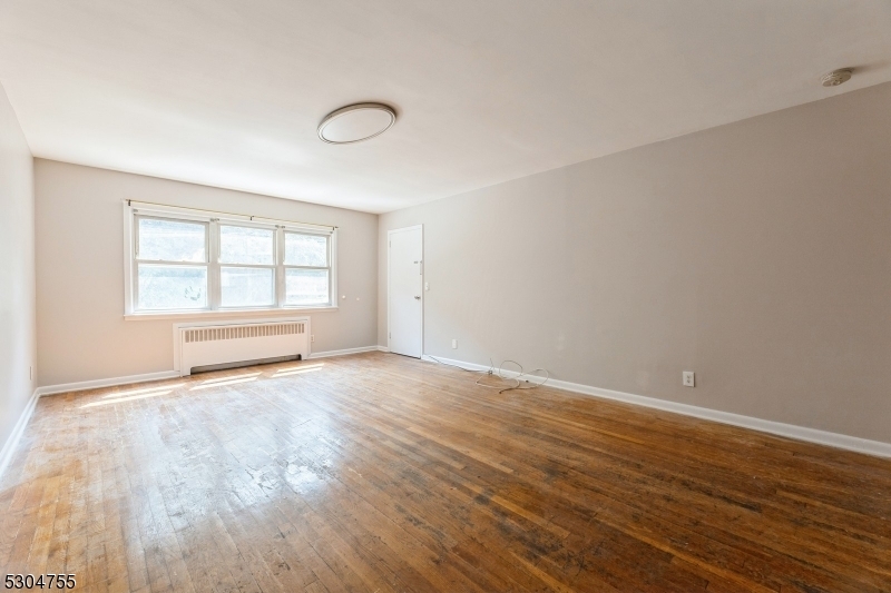 Property Photo:  648 Fairview Ave 1  NJ 07022 